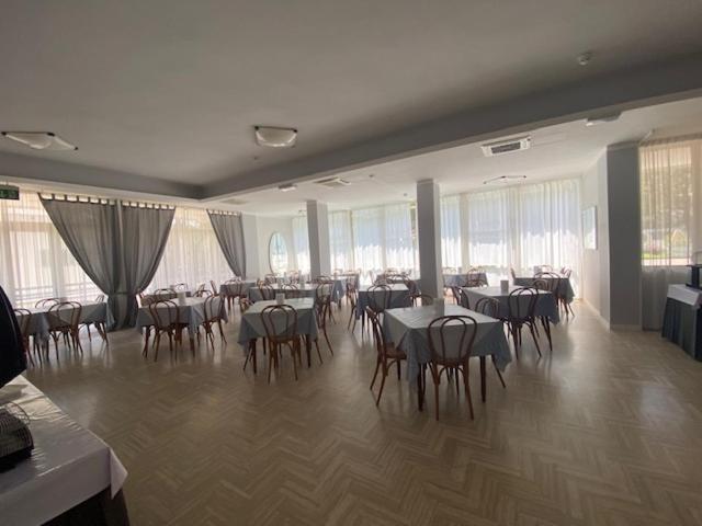 Hotel Monaco - Parcheggio Incluso Min 2 Gg Milano Marittima Bagian luar foto