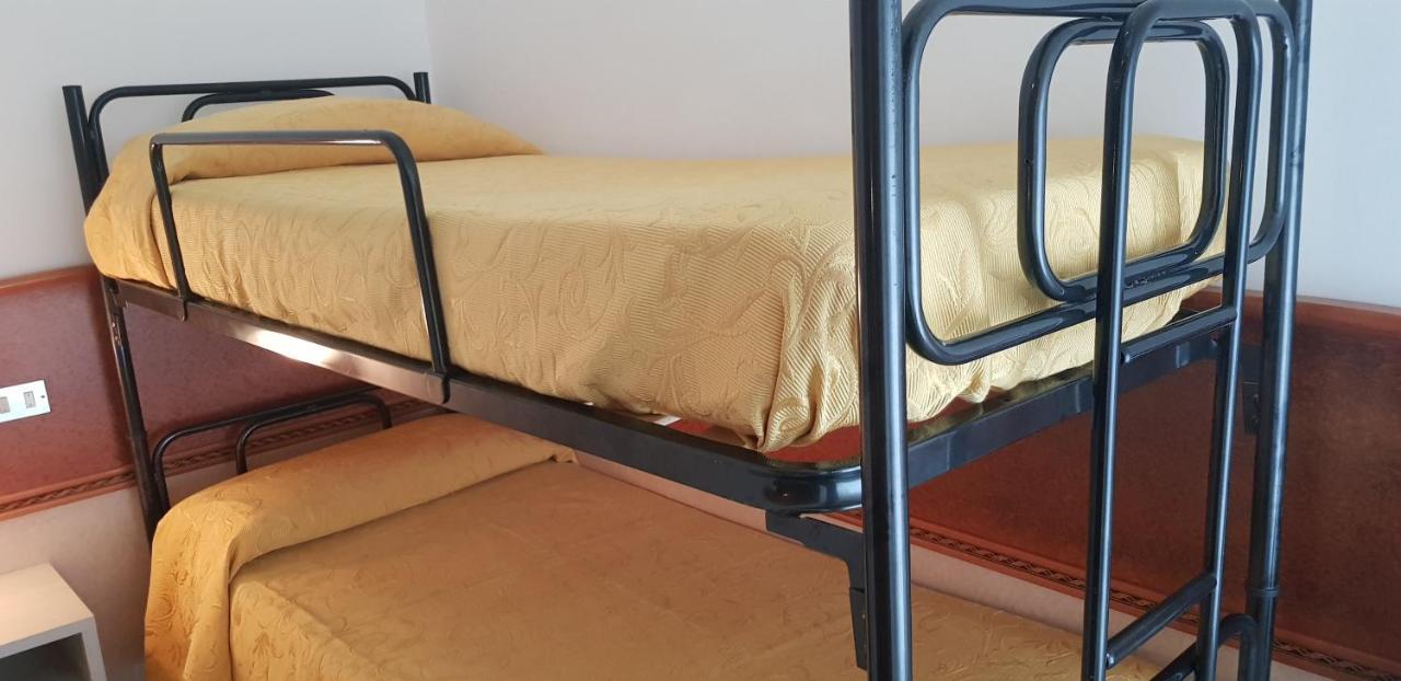 Hotel Monaco - Parcheggio Incluso Min 2 Gg Milano Marittima Bagian luar foto