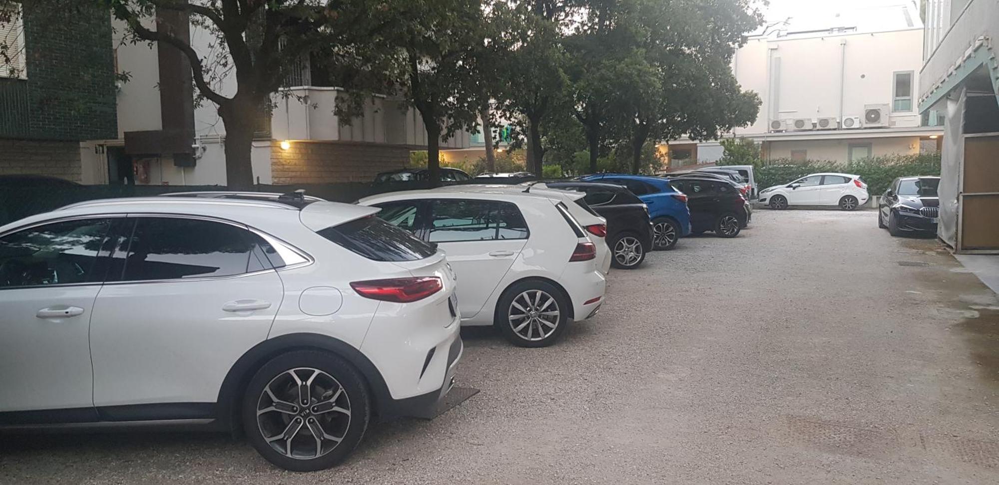 Hotel Monaco - Parcheggio Incluso Min 2 Gg Milano Marittima Bagian luar foto