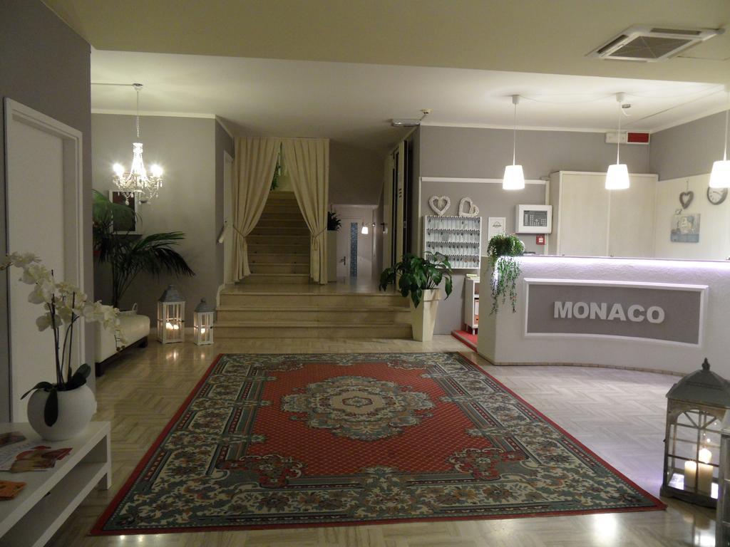Hotel Monaco - Parcheggio Incluso Min 2 Gg Milano Marittima Bagian luar foto