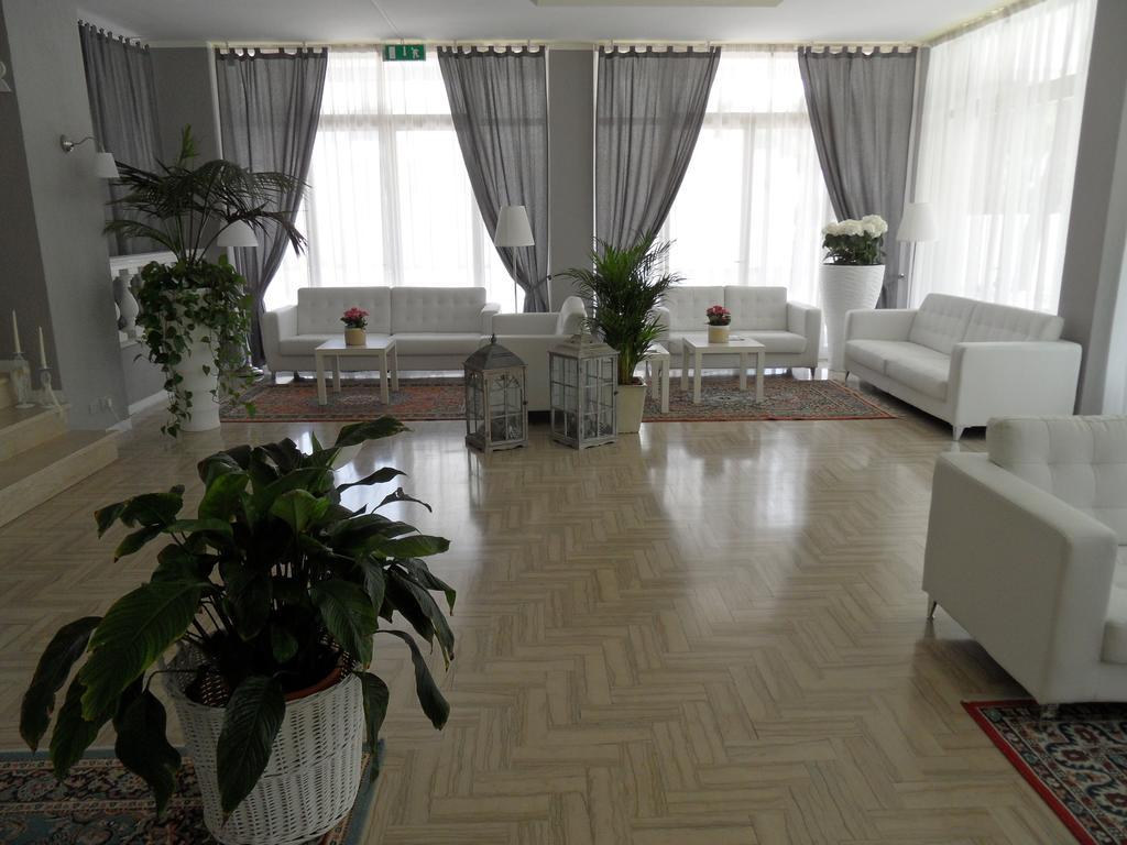 Hotel Monaco - Parcheggio Incluso Min 2 Gg Milano Marittima Bagian luar foto