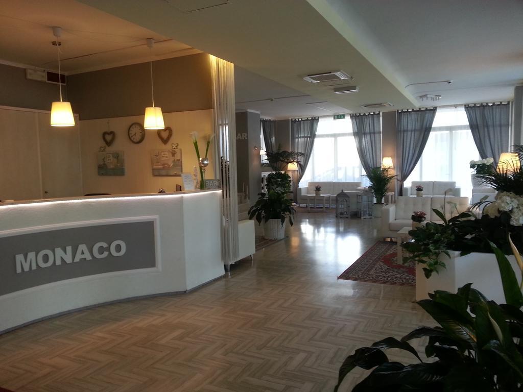 Hotel Monaco - Parcheggio Incluso Min 2 Gg Milano Marittima Bagian luar foto