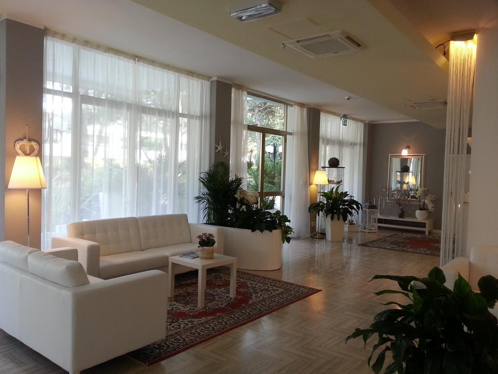 Hotel Monaco - Parcheggio Incluso Min 2 Gg Milano Marittima Bagian luar foto